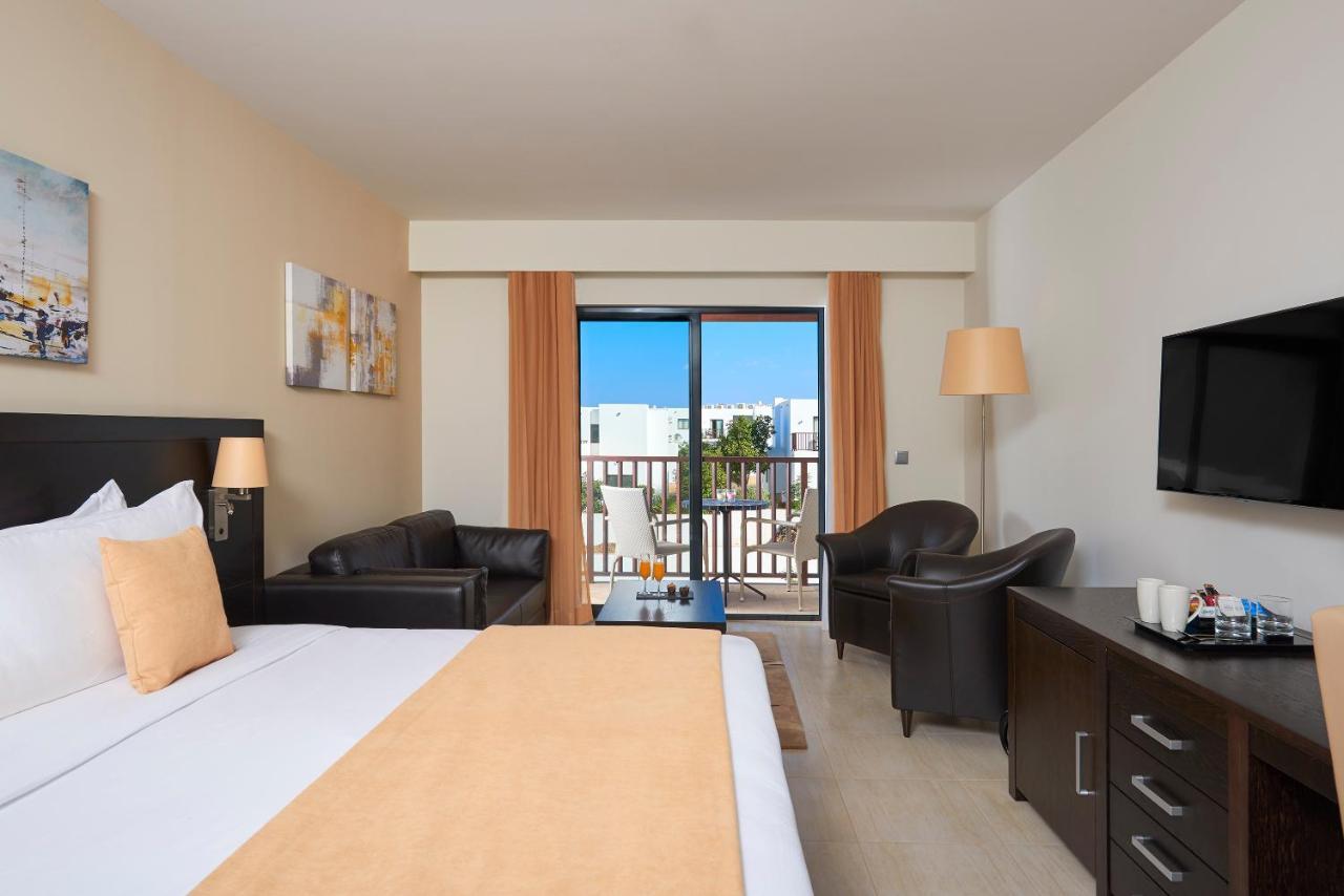 Melia Llana Beach Resort & Spa (Adults Only) Санта Мария Екстериор снимка